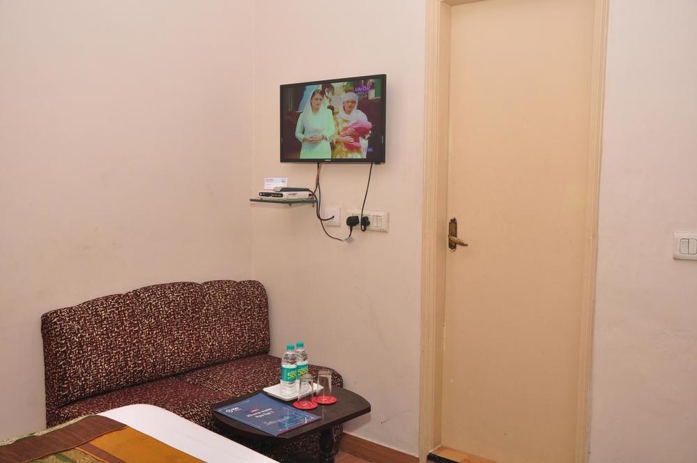 Hotel Oyo Bus Stand Exit Gate Amritsar