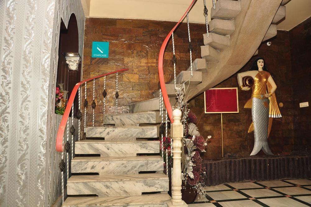 Hotel Oyo Bus Stand Exit Gate Amritsar